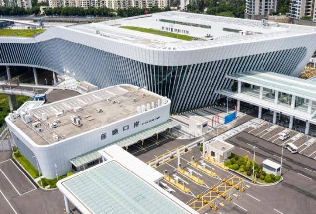 莲塘口岸实景图:崭新的联检大楼 莲塘口岸实景图:崭新的联检大楼